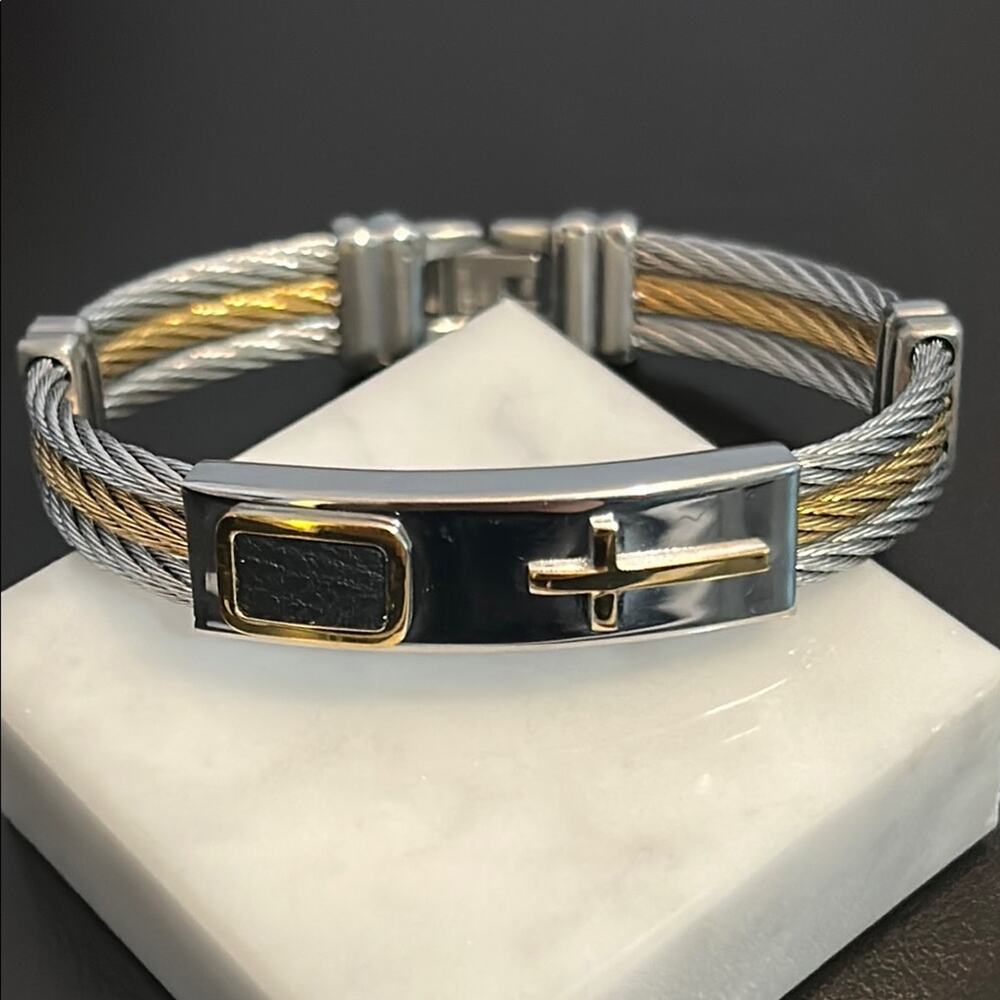 Stainless Steel Cross Bracelet #204  like new!